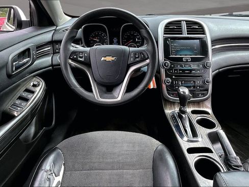 Used 2015 Chevrolet Malibu LT w/ Power Convenience Package FWD image 5