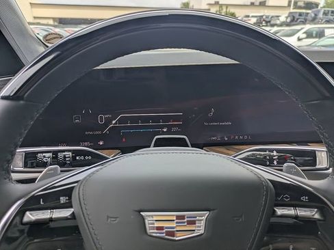 Certified 2026 Cadillac Escalade Platinum Sport w/ LPO, ONYX Package AWD/4WD image 32