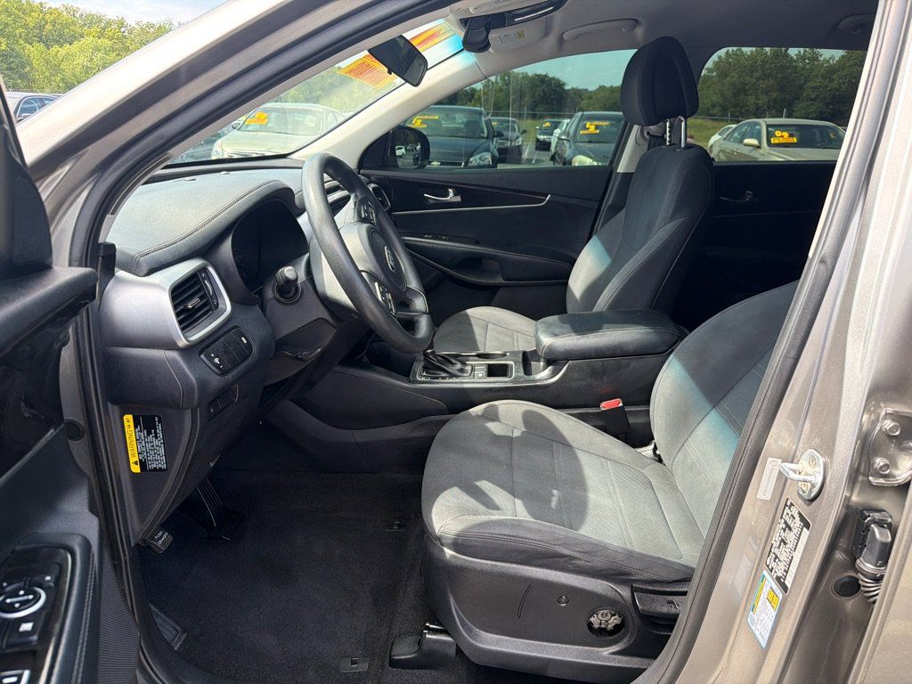 Used 2017 Kia Sorento LX FWD image 9