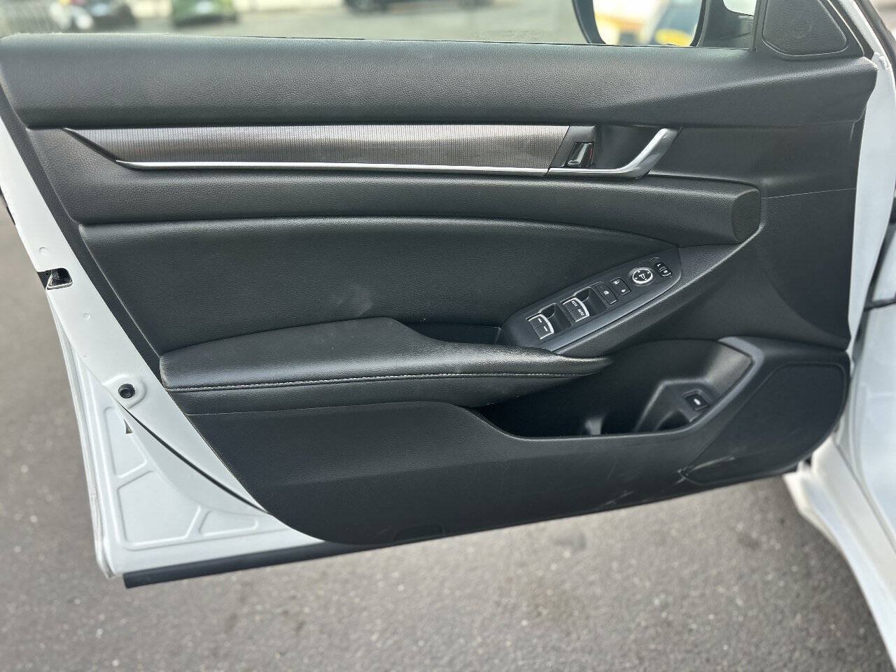 Used 2019 Honda Accord Sport image 8