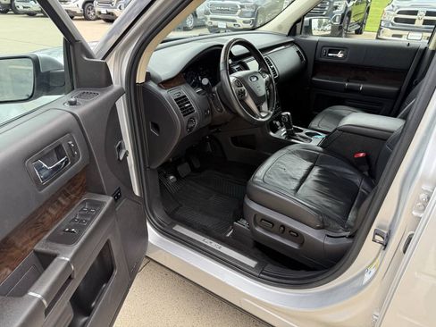 Used 2019 Ford Flex Limited AWD/4WD image 5