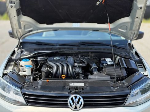 Used 2011 Volkswagen Jetta S FWD image 28