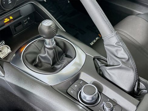 Certified 2023 MAZDA MX-5 Miata Sport w/ Appearance Package image 17