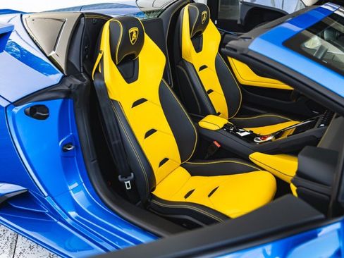 Used 2023 Lamborghini Huracan EVO AWD/4WD image 32