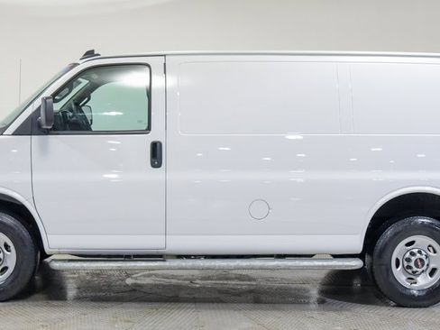 Used 2024 GMC Savana 2500 w/ Driver Convenience Package image 8