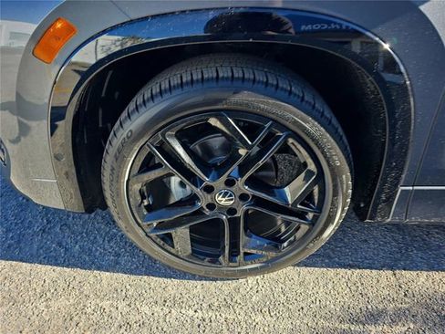 New 2026 Volkswagen Tiguan SE R-Line image 7