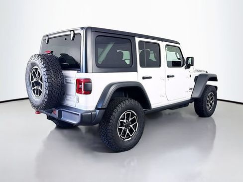 Used 2026 Jeep Wrangler Unlimited Rubicon AWD/4WD image 7