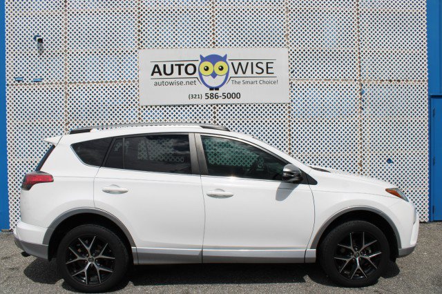 Used 2017 Toyota RAV4 SE FWD image 3