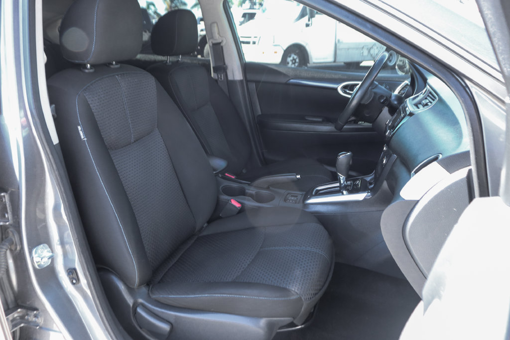 Used 2017 Nissan Sentra SR FWD image 34