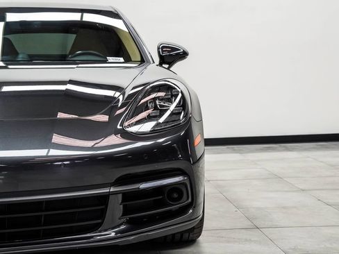 Used 2017 Porsche Panamera image 4