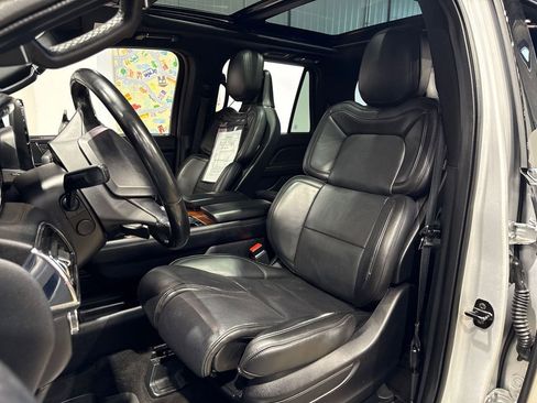 Used 2018 Lincoln Navigator Reserve w/ Technology Package image 79