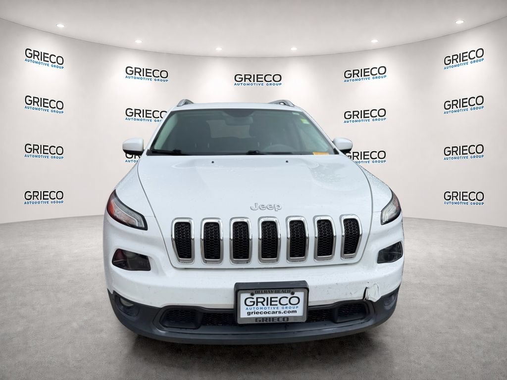 Used 2017 Jeep Cherokee Latitude w/ Cold Weather Group AWD/4WD image 2