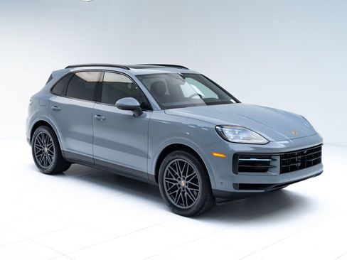 Certified 2026 Porsche Cayenne AWD/4WD image 7
