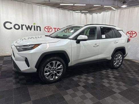 Used 2025 Toyota RAV4 XLE Premium image 4