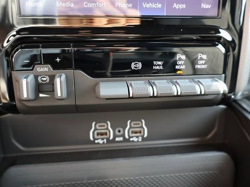 Used 2025 RAM 2500 Big Horn image 28