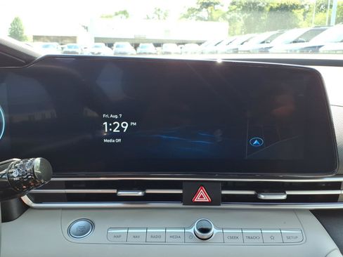 Used 2023 Hyundai Elantra Limited w/ Cargo Package FWD image 26