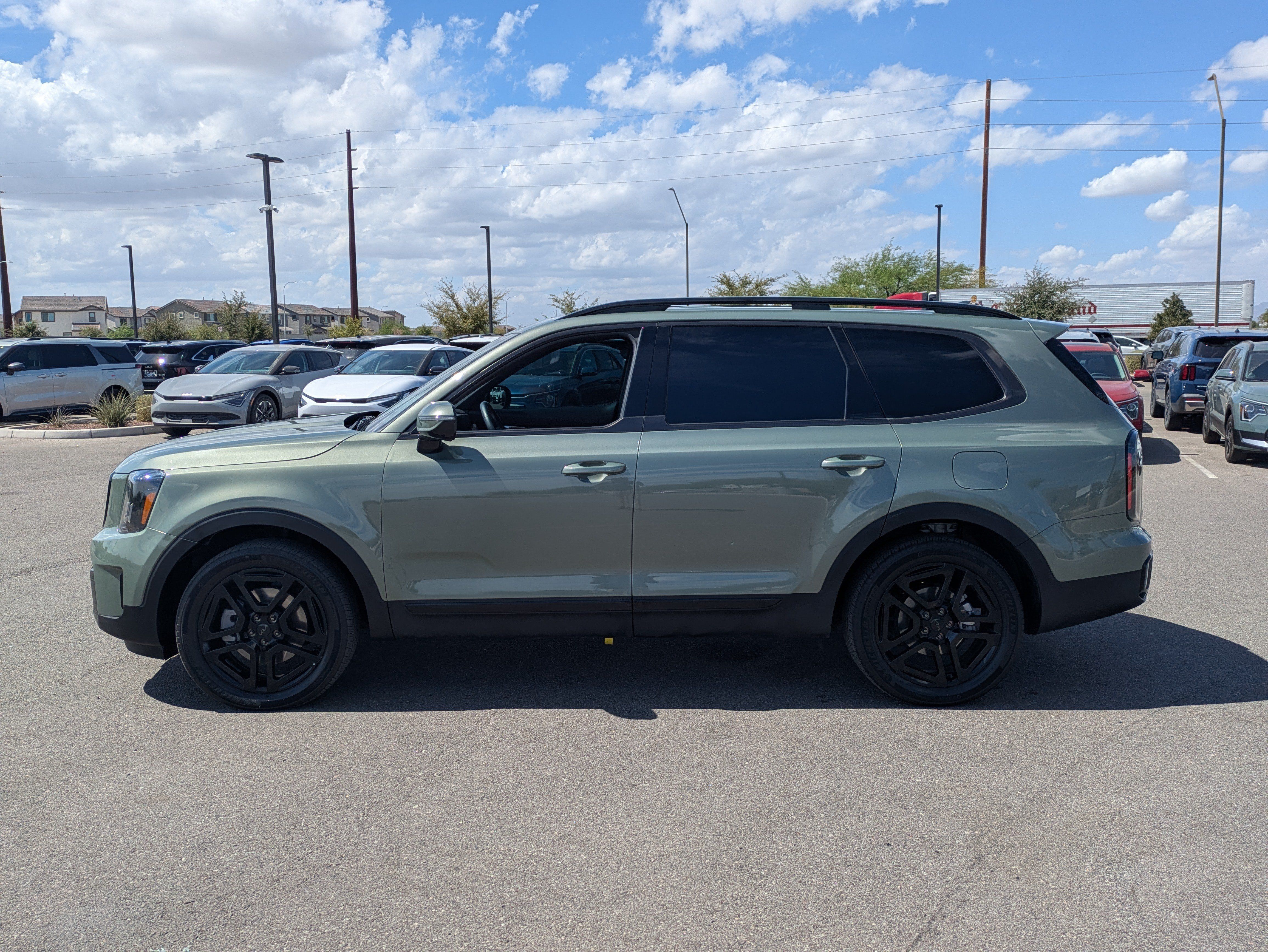 Certified 2025 Kia Telluride SX X-Line AWD/4WD image 2