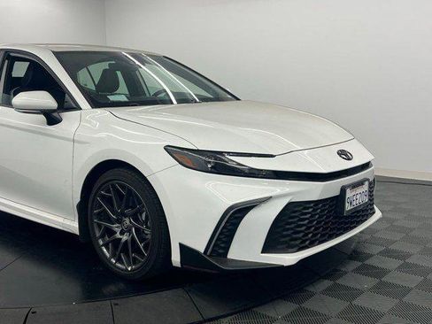 Certified 2025 Toyota Camry SE image 6