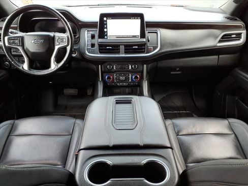 Used 2022 Chevrolet Suburban Z71 w/ Luxury Package image 12