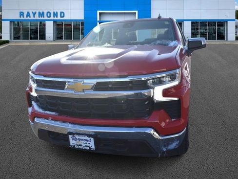 Used 2023 Chevrolet Silverado 1500 LT AWD/4WD image 7