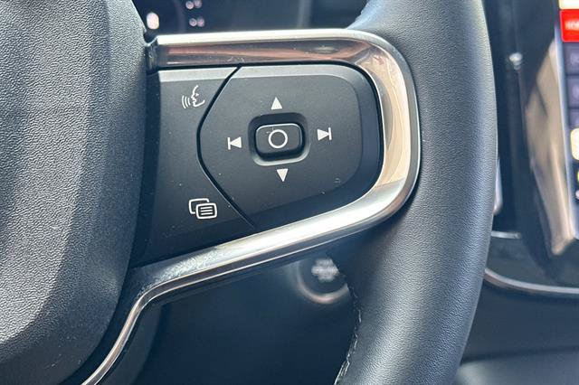 Certified 2026 Volvo XC40 B5 Plus AWD/4WD image 27