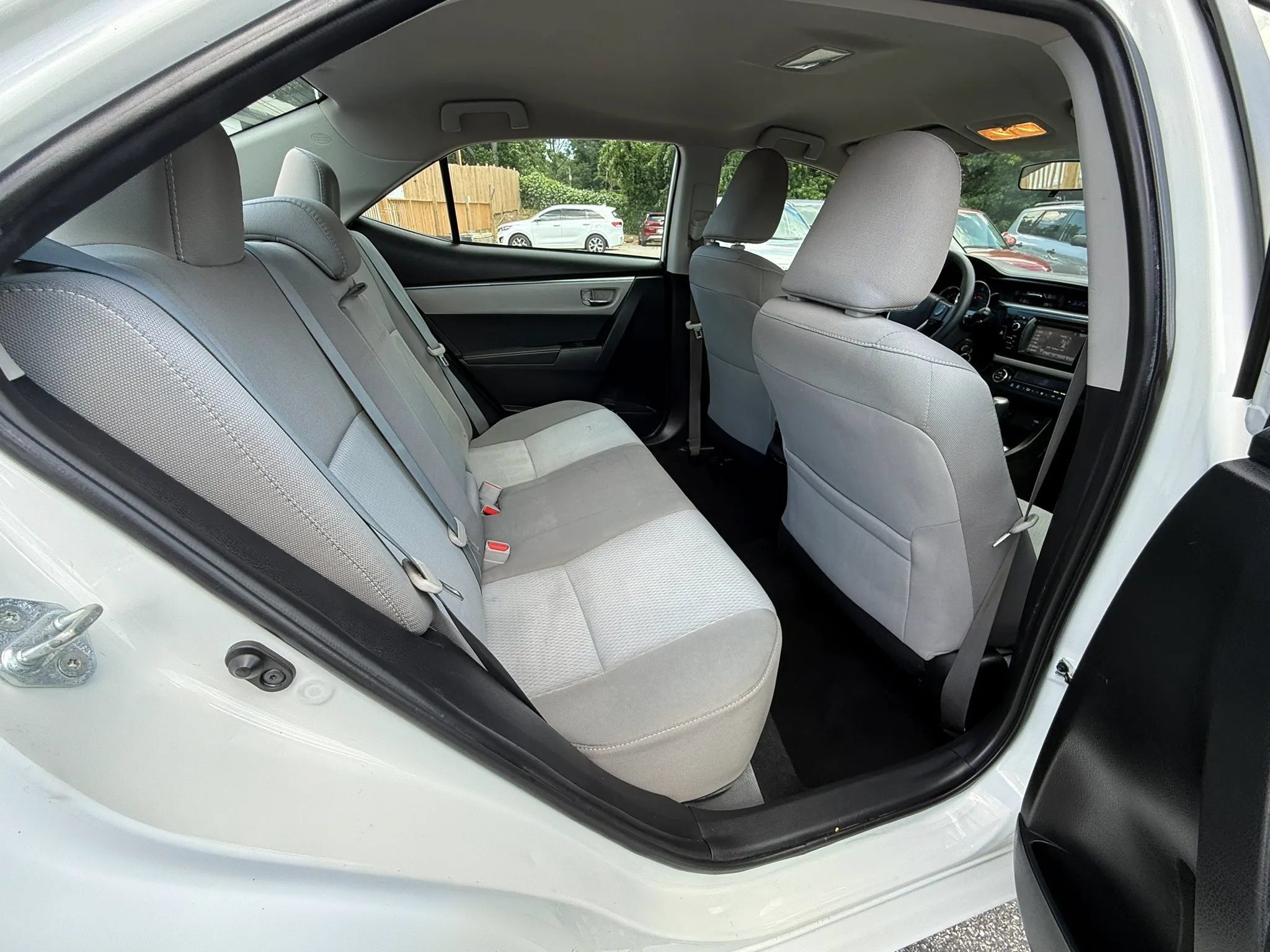 Used 2016 Toyota Corolla LE FWD image 13