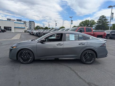 Used 2026 Nissan Sentra SR w/ Floor Mat Package FWD image 8