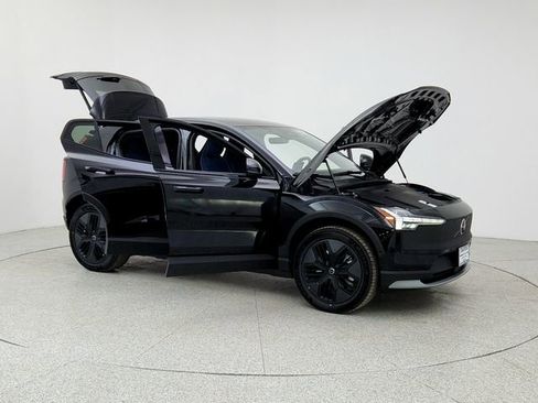 New 2026 Volvo EX30 Cross Country Ultra image 10