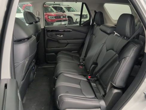Used 2025 Honda Pilot Touring image 24