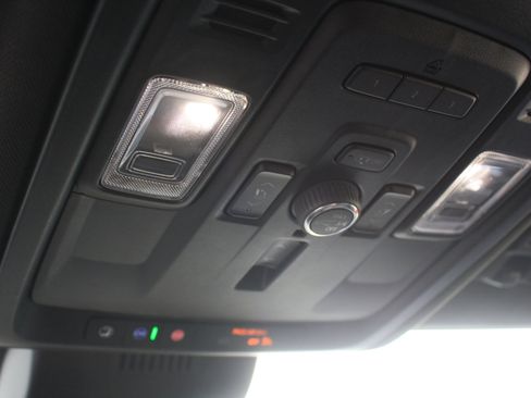 Used 2023 GMC Yukon Denali image 36