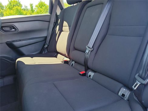 Used 2024 Nissan Rogue S FWD image 12
