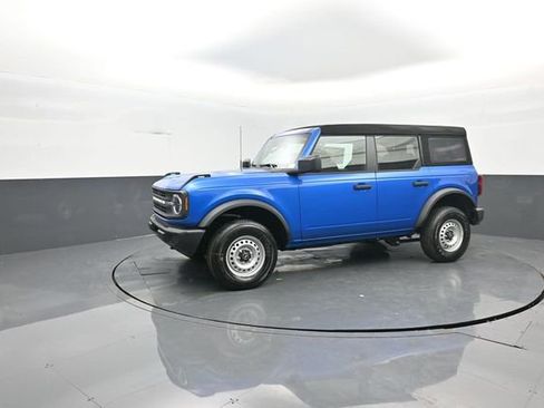 New 2026 Ford Bronco Base image 4