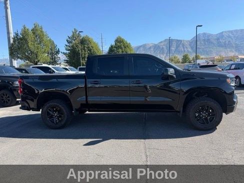 Used 2024 Chevrolet Silverado 1500 LT Trail Boss w/ Convenience Package II AWD/4WD image 11