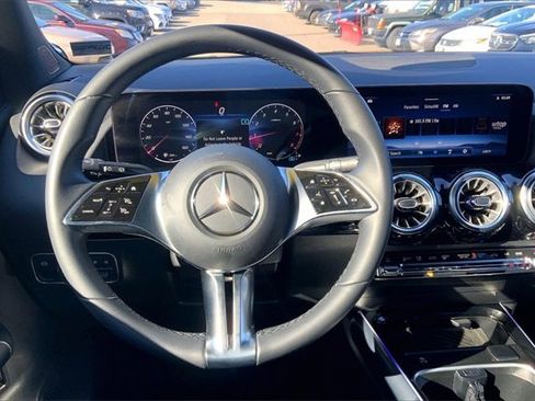 Used 2025 Mercedes-Benz GLA 250 4MATIC image 4