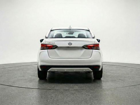 Used 2025 Nissan Versa SV image 7