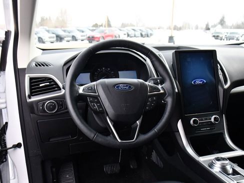 Used 2024 Ford Edge SEL w/ Convenience Package image 12