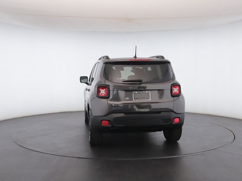 Used 2017 Jeep Renegade Altitude image 24