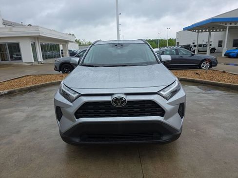 Used 2022 Toyota RAV4 XLE w/ Convenience Package AWD/4WD image 8