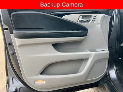 Used 2018 Honda Pilot Elite image 12