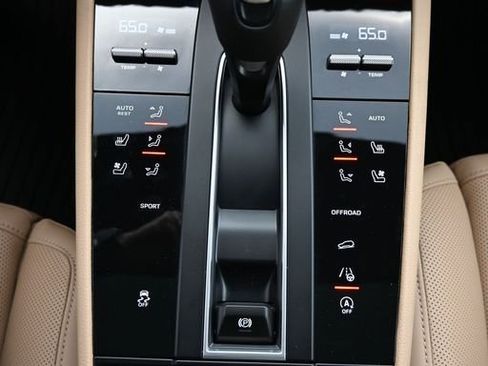 New 2026 Porsche Macan image 17