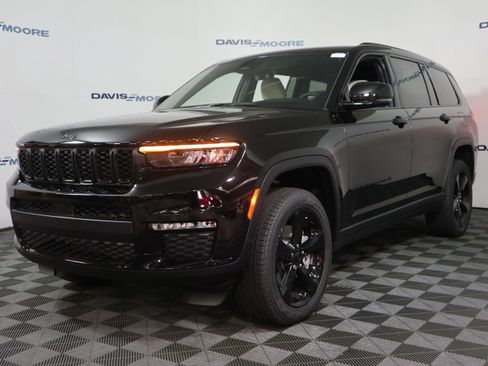 New 2025 Jeep Grand Cherokee L Limited w/ Black Appearance Package image 13