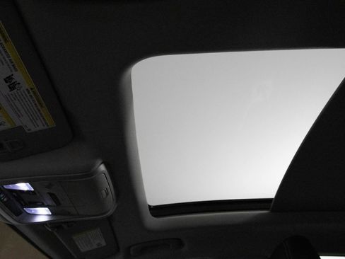 Certified 2022 GMC Terrain SLT w/ Elevation Edition image 31