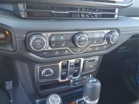 New 2026 Jeep Wrangler Unlimited Sahara AWD/4WD image 23
