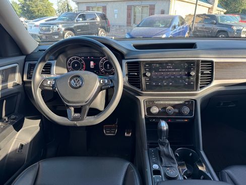Used 2019 Volkswagen Atlas SEL R-Line AWD/4WD image 12