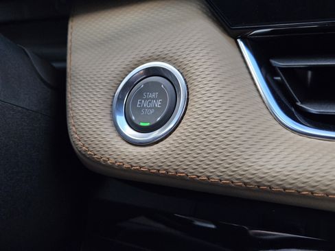 New 2026 Chevrolet Equinox ACTIV w/ Convenience Package III image 11