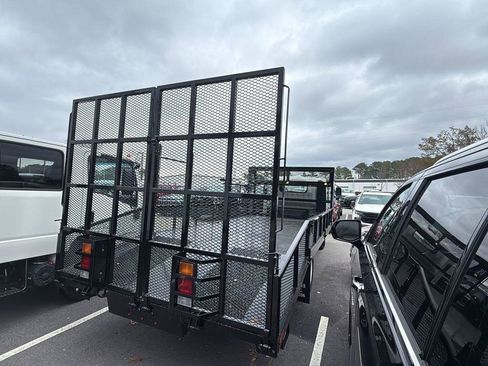 New 2025 Chevrolet Low Cab Forward Base image 5