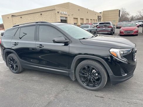 Used 2020 GMC Terrain SLE w/ Driver Convenience Package image 4