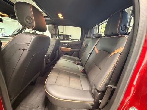 Used 2024 GMC Canyon AT4 w/ Technology Package AWD/4WD image 18