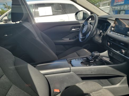 Used 2024 Nissan Rogue SV FWD image 17