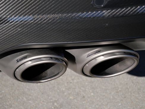 Used 2024 Lamborghini Urus Performante image 16